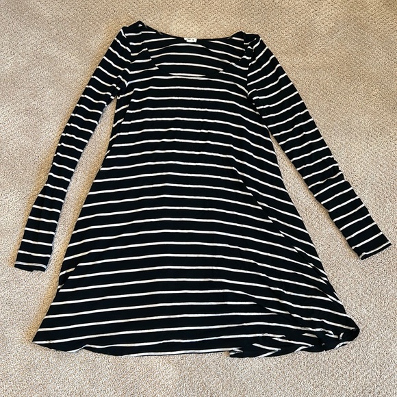Striped black and white dress - Picture 1 of 3